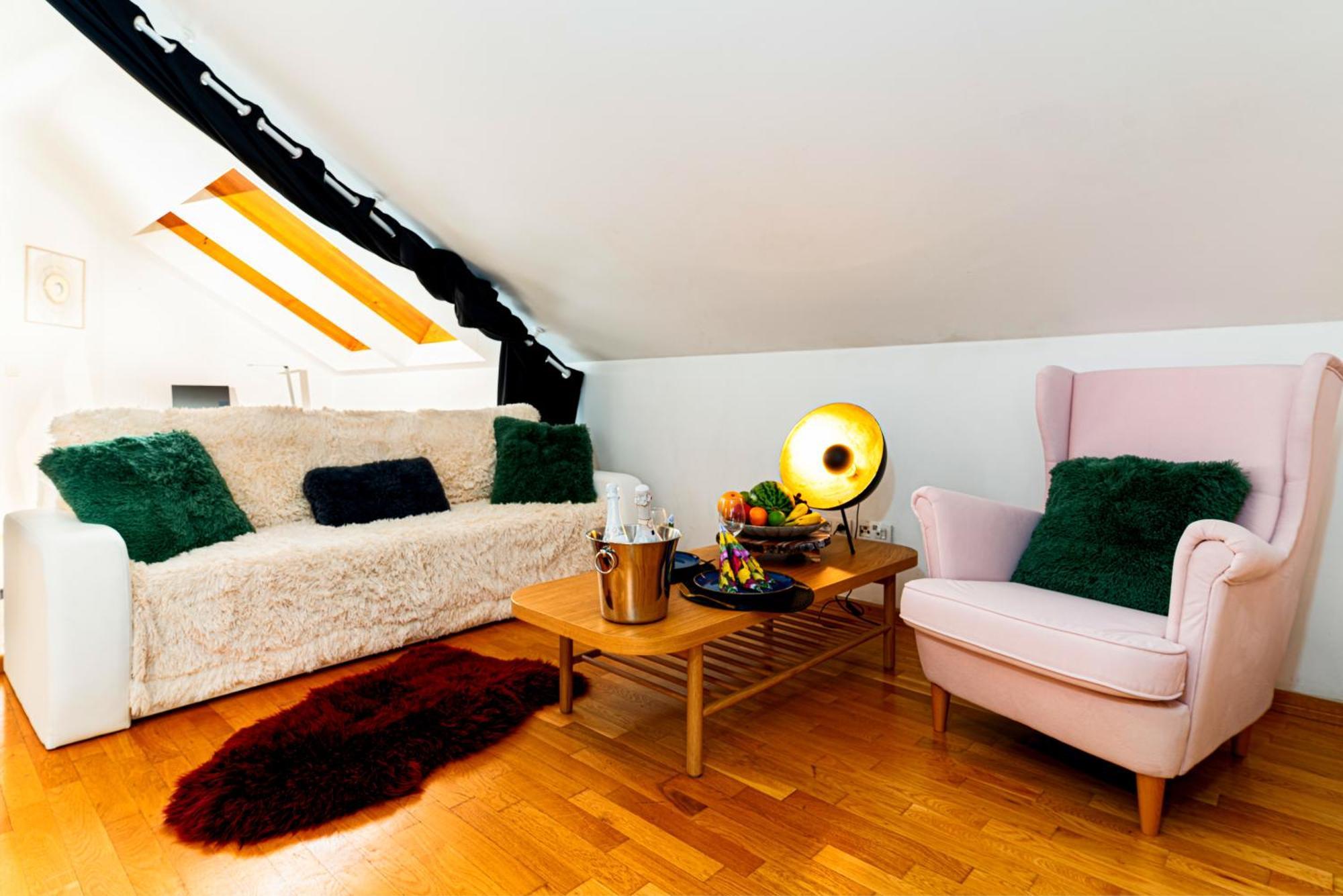 Golden River Apartment براغ المظهر الخارجي الصورة