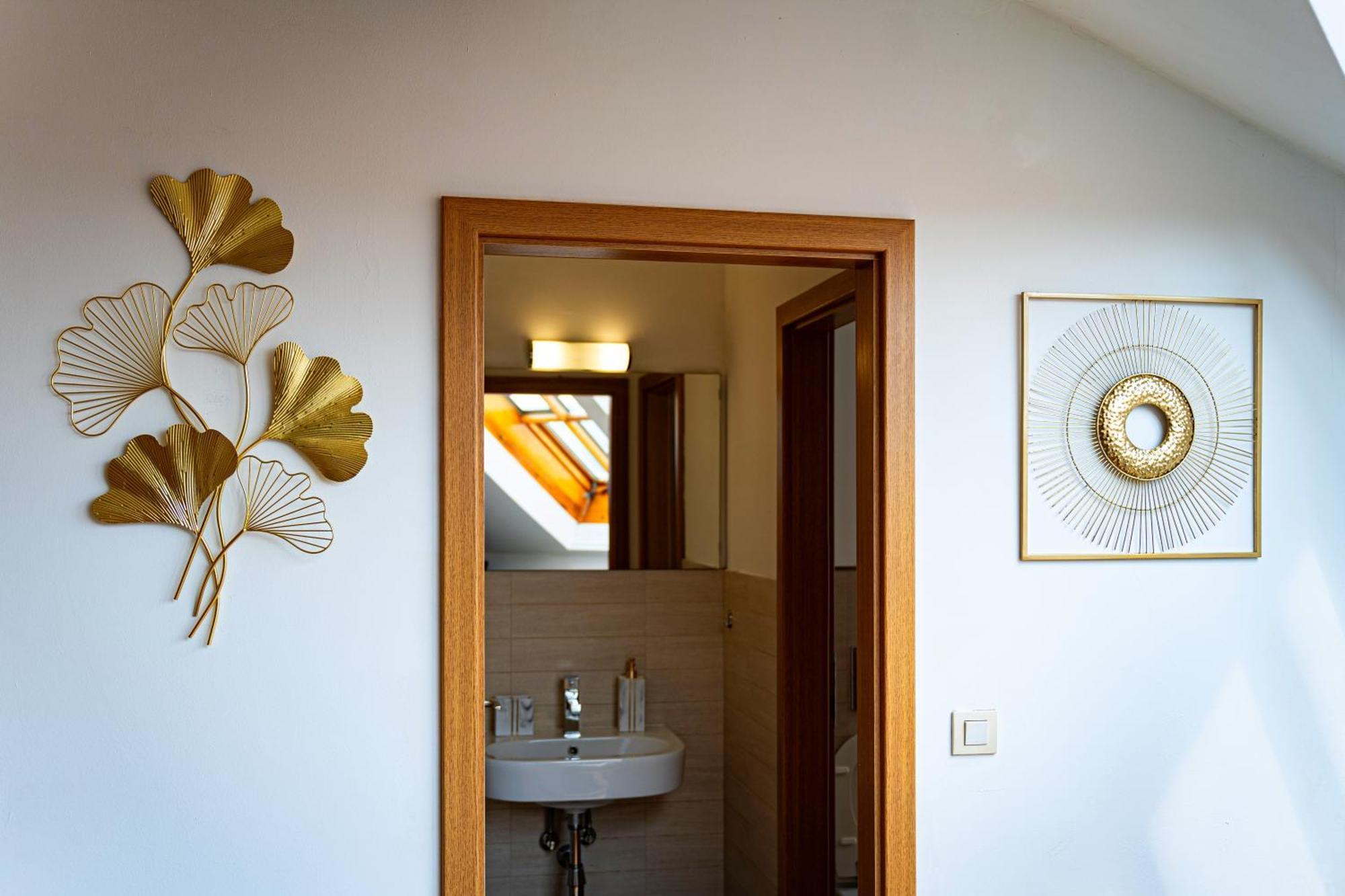 Golden River Apartment براغ المظهر الخارجي الصورة