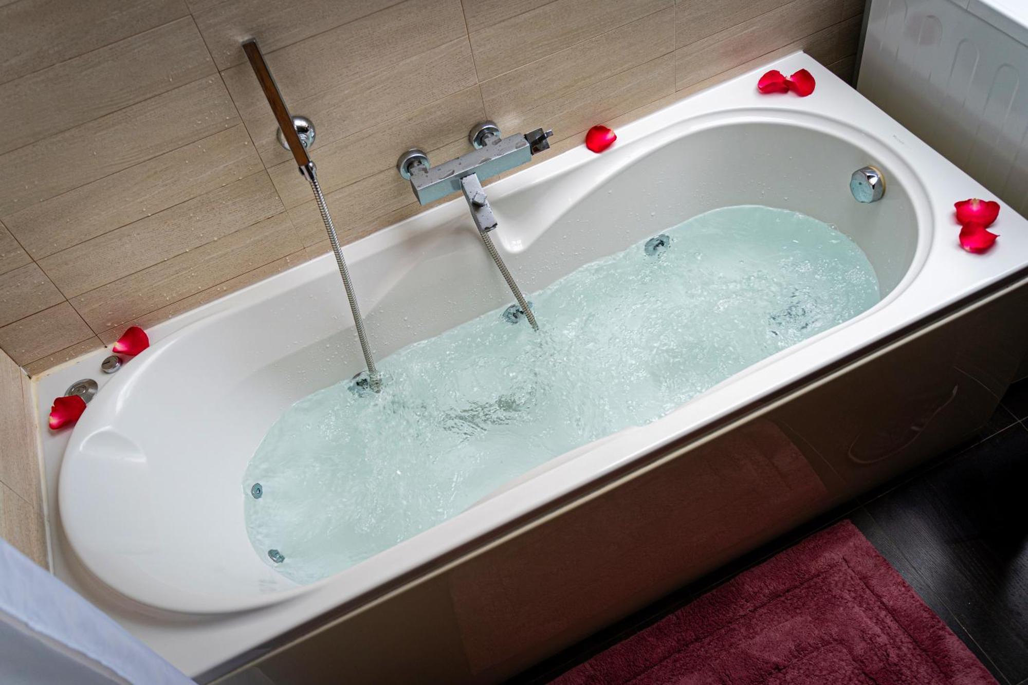 Golden River Apartment براغ المظهر الخارجي الصورة