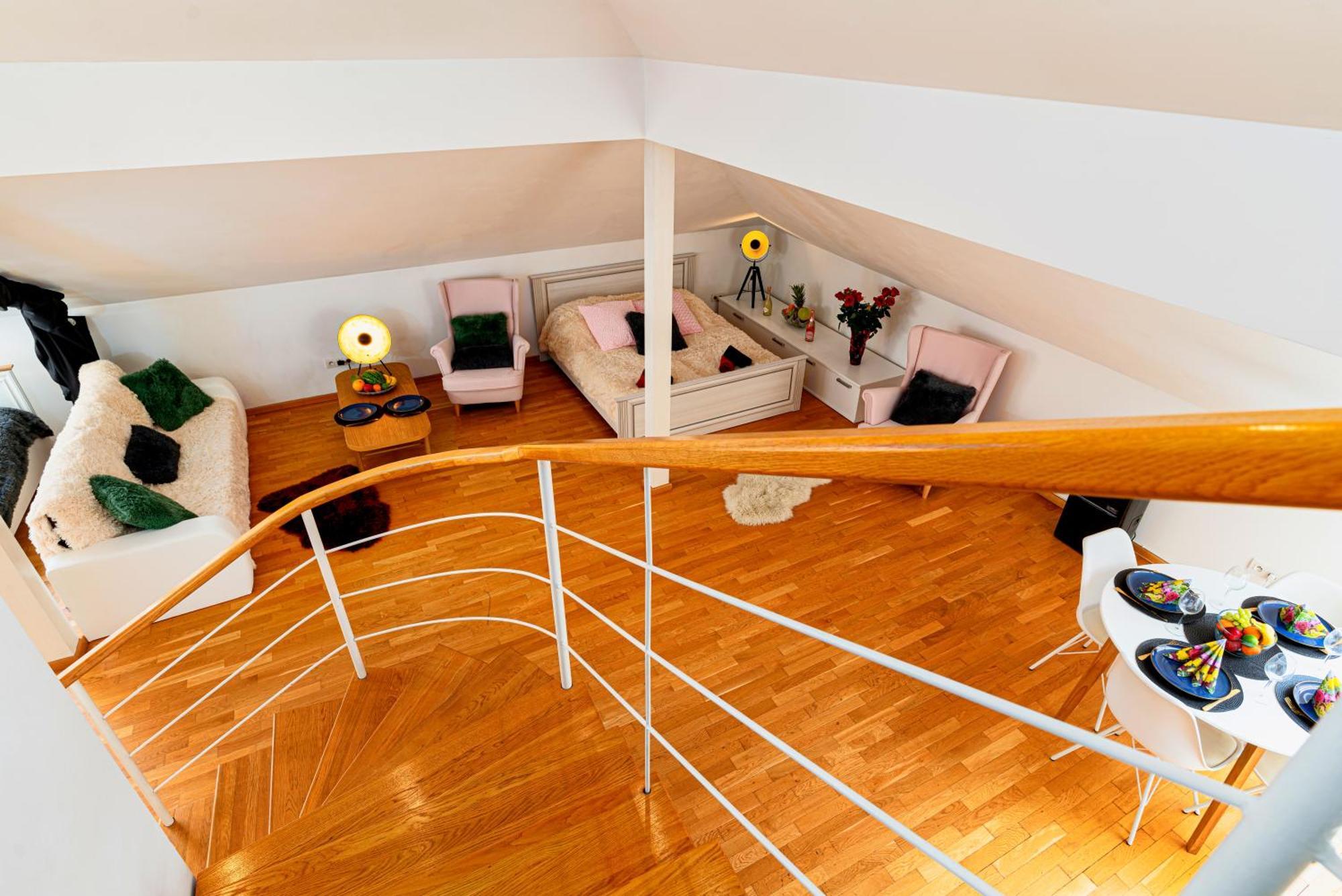 Golden River Apartment براغ المظهر الخارجي الصورة