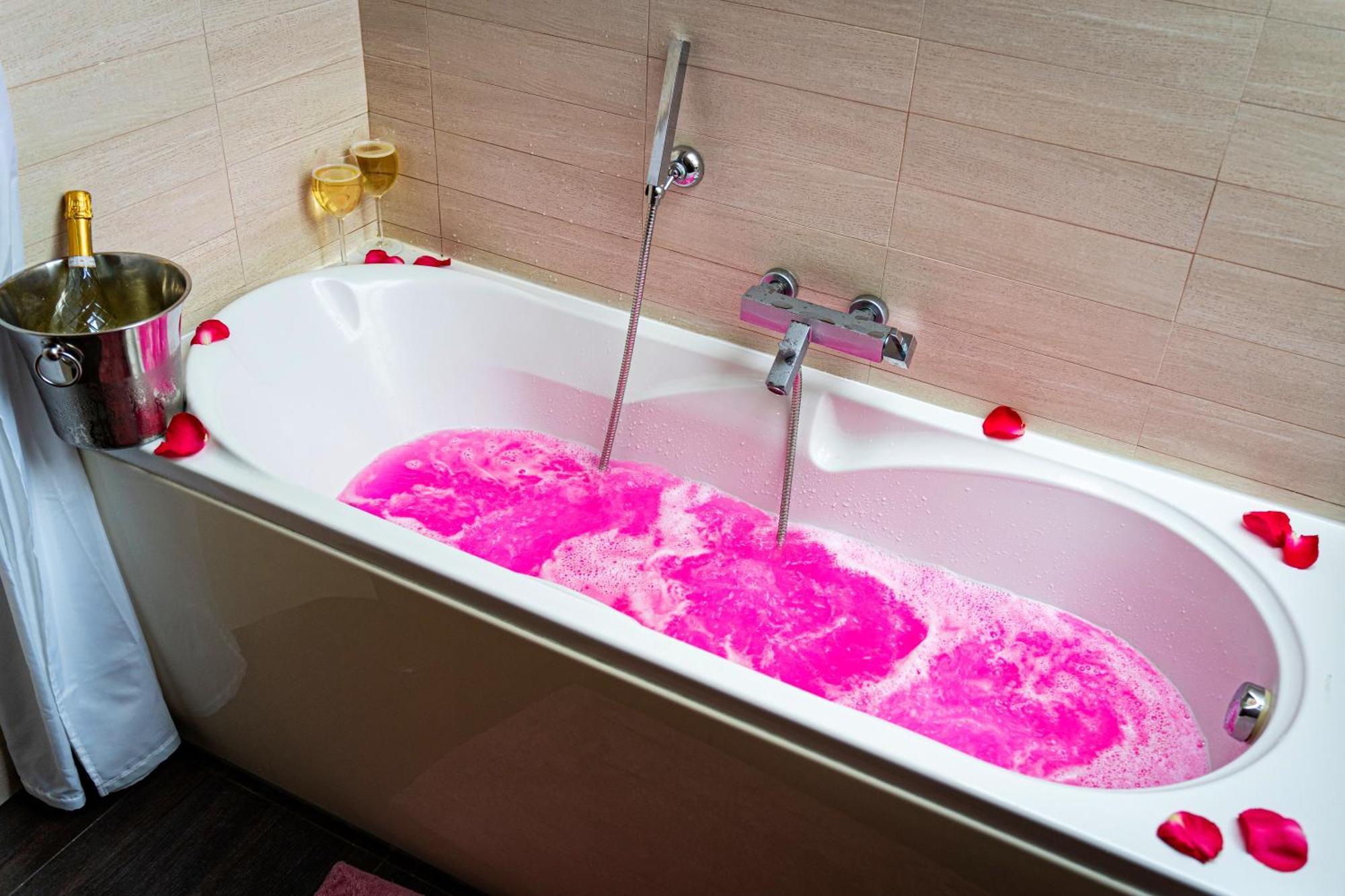 Golden River Apartment براغ المظهر الخارجي الصورة