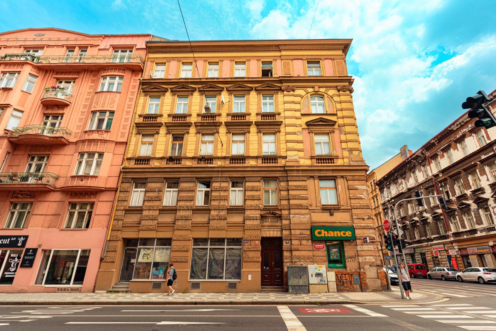 Golden River Apartment براغ المظهر الخارجي الصورة