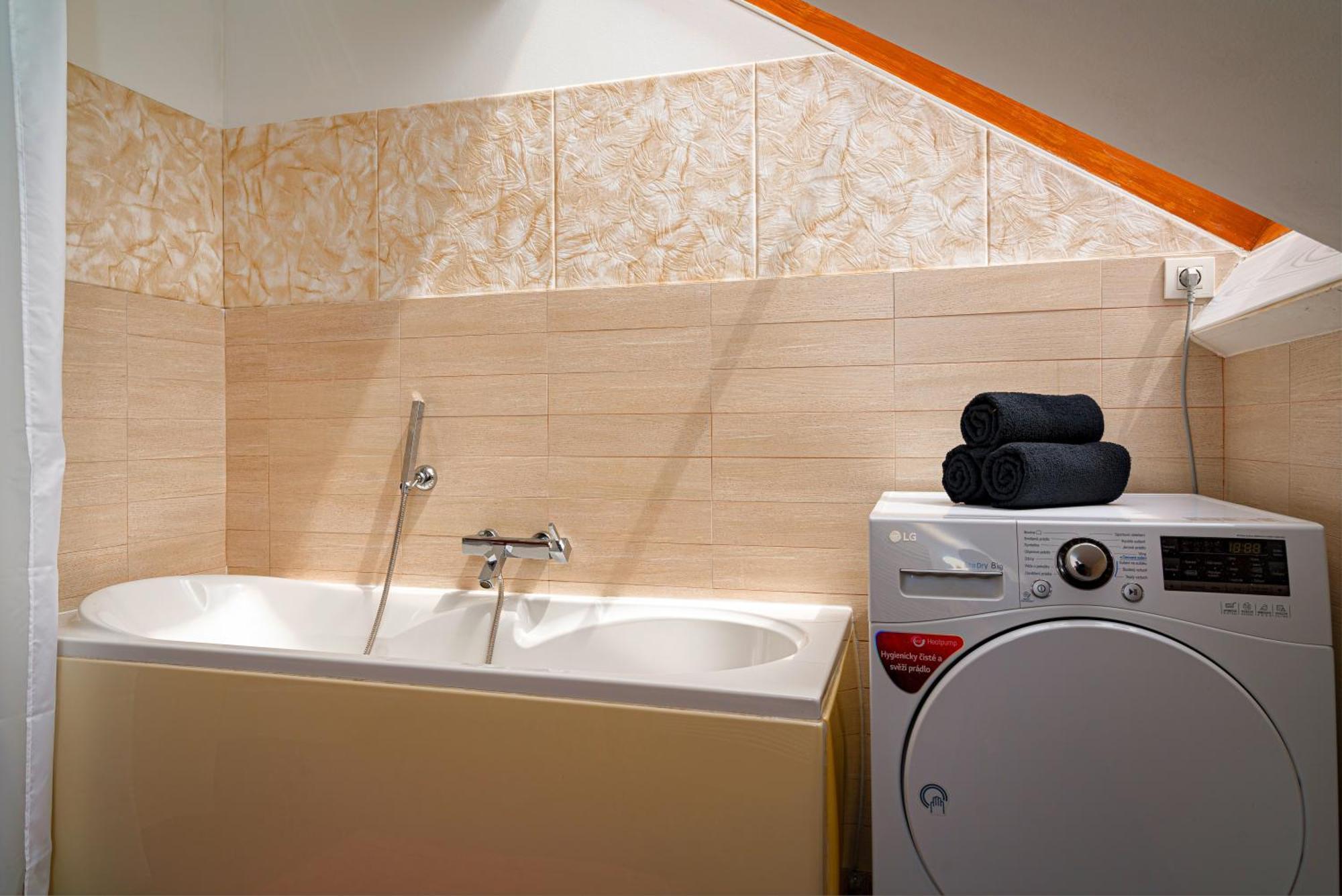 Golden River Apartment براغ المظهر الخارجي الصورة